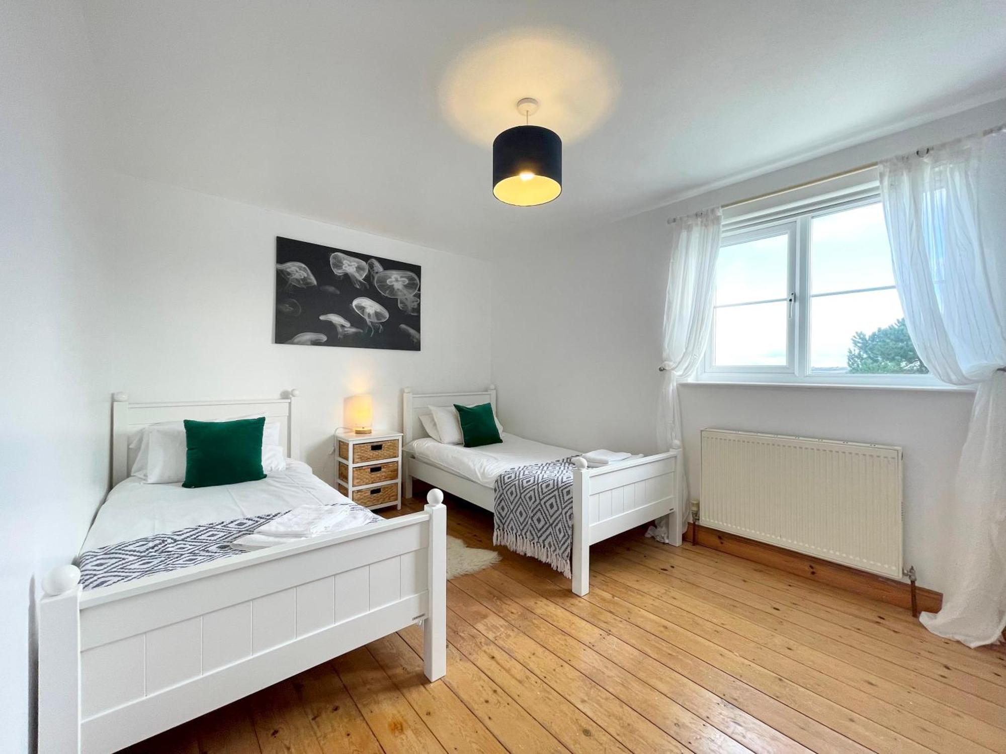 Spacious Home Sleeps 6 Short Walk To Port Isaac Village & Stunning Views 外观 照片